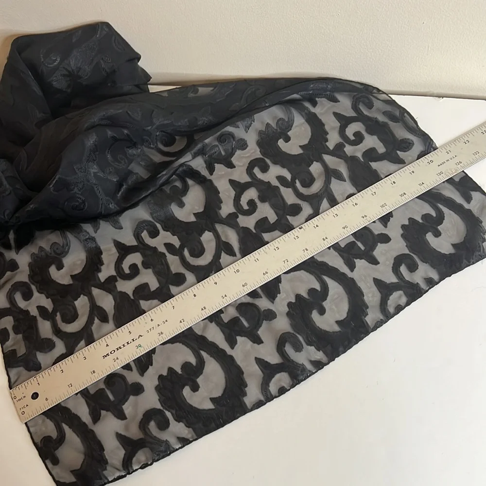 Liz Claiborne black scarf lightweight